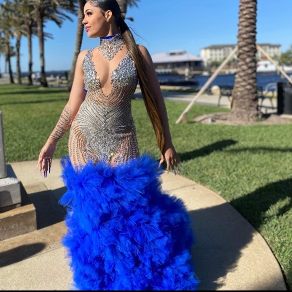 Prom dress only worn one time - Picture 3 of 3